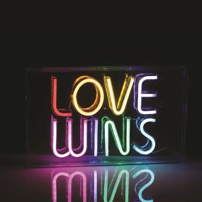 LOVE WINS 120 NEON LED ΛΑΜΠ USB ΚΑΛ 2m ΠΟΛΥΧΡΩΜΑ IP20 31*4,6*19cm 2m ΚΑΛ