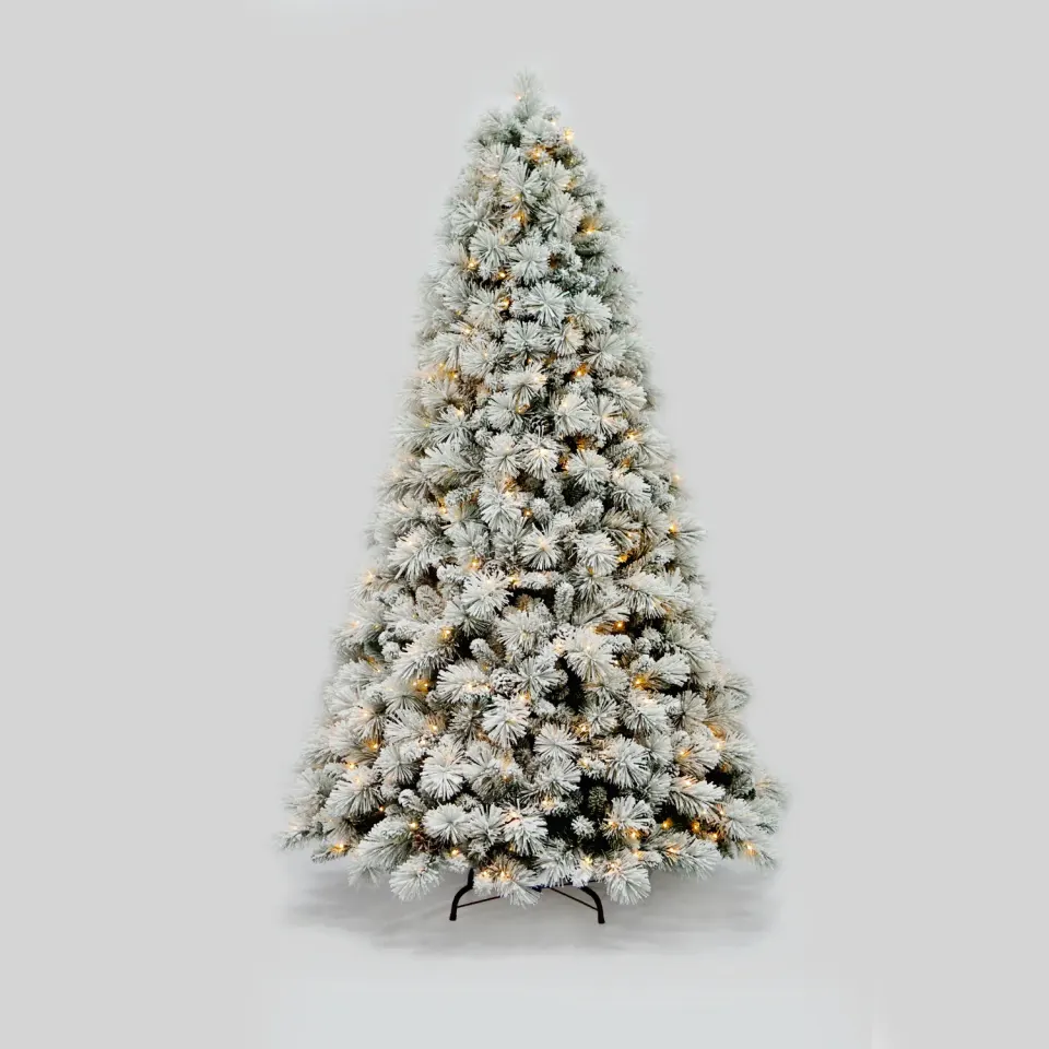 XMAS ΔΕΝΤΡΟ PVC ΠΡΑΣΙΝΟ ΜΕ ΧΙΟΝΙ HARD NEEDLE PRE-LIT 6W 450LED WW IP44 220-240V ΑΝΤΑΠΤ. 1.5 ΚΑΛΩΔΙΟ